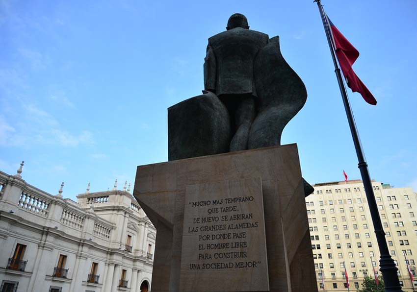 Imatge d'estàtua, Salvador Allende i Ultimes paraules